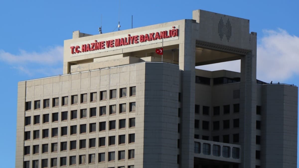 At yarışı tutkusu vatandaşı hipodromlara koşturuyor: 'Paramız itibarin faizine gidiyor'