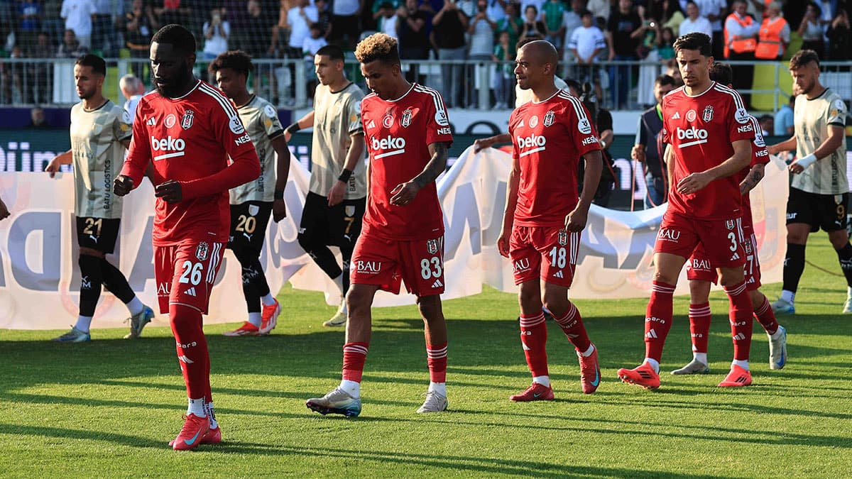 Süper Lig'e Sürpriz Dönüş: Beşiktaş'ın Eski Yıldızı Yeniden Sahada