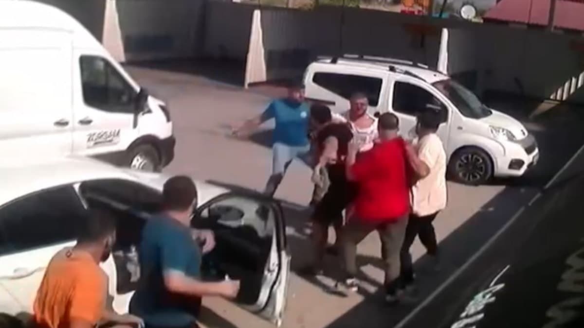 Başpehlivan güreş müsabakasına giderken benzin istasyonunda saldırıya uğradı