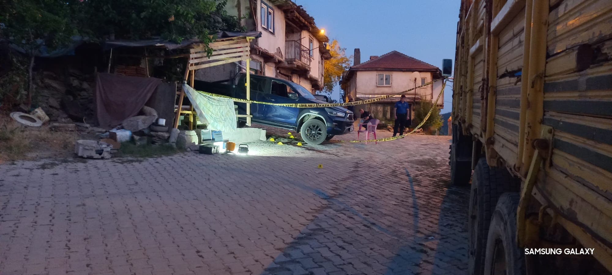 Afyonkarahisar'da telefon tartışması kanlı bitti: 77 yaşındaki kişi 2 genci öldürdü