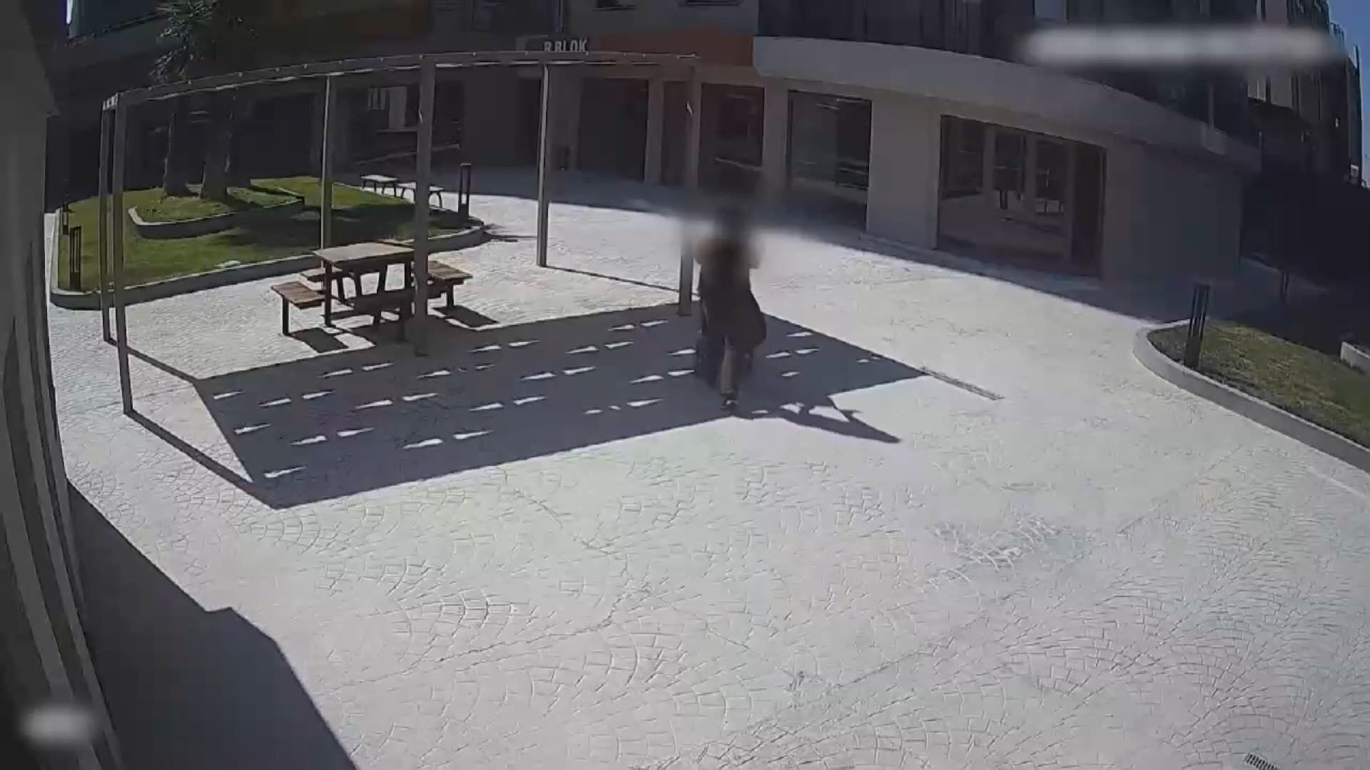 Pusetle uyuşturucu dağıtırken yakalanan anne şaşırttı