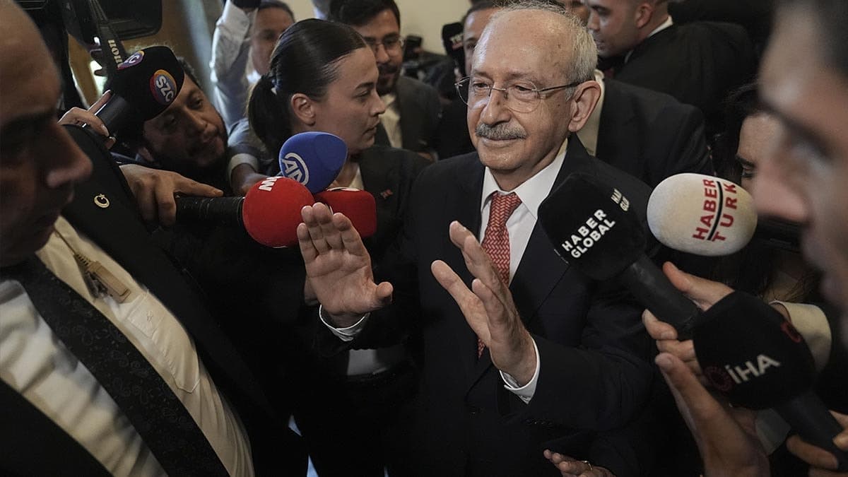 CHP'liler Özel'in dokunulmazlığının kaldırılmasına 'Evet' oyu verecek
