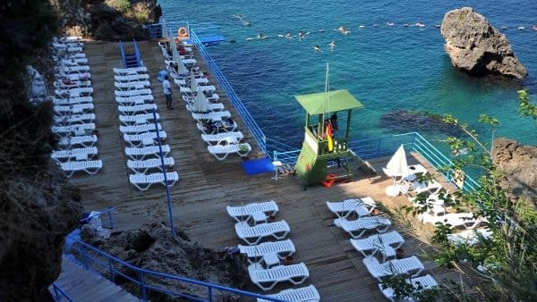 Orta Doğu'daki Gerilim Türk Turizmine Ağır Darbe Vuruyor: Otelciler Alarmda