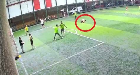 Halı sahada maç sırasında fenalaştı: 20 gün önce terhis olan genç hastanede hayatını kaybetti
