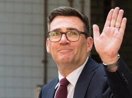 İngiltere'de diplomatik skandal: Yeni Başbakan sahte kişiyle yazıştı