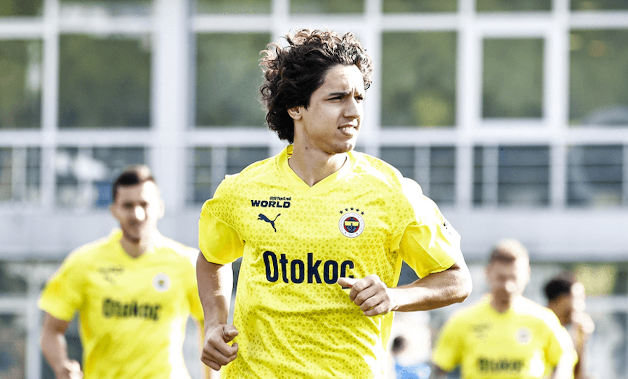 Fenerbahçe'nin yıldız ismine Avrupa'dan peş peşe transfer teklifi