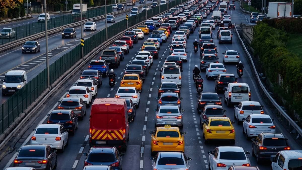 Ehliyet yenileme sürecinde yeni dönem: Milyonlarca sürücü sınava girecek, 64 bin TL ceza riski bulunuyor