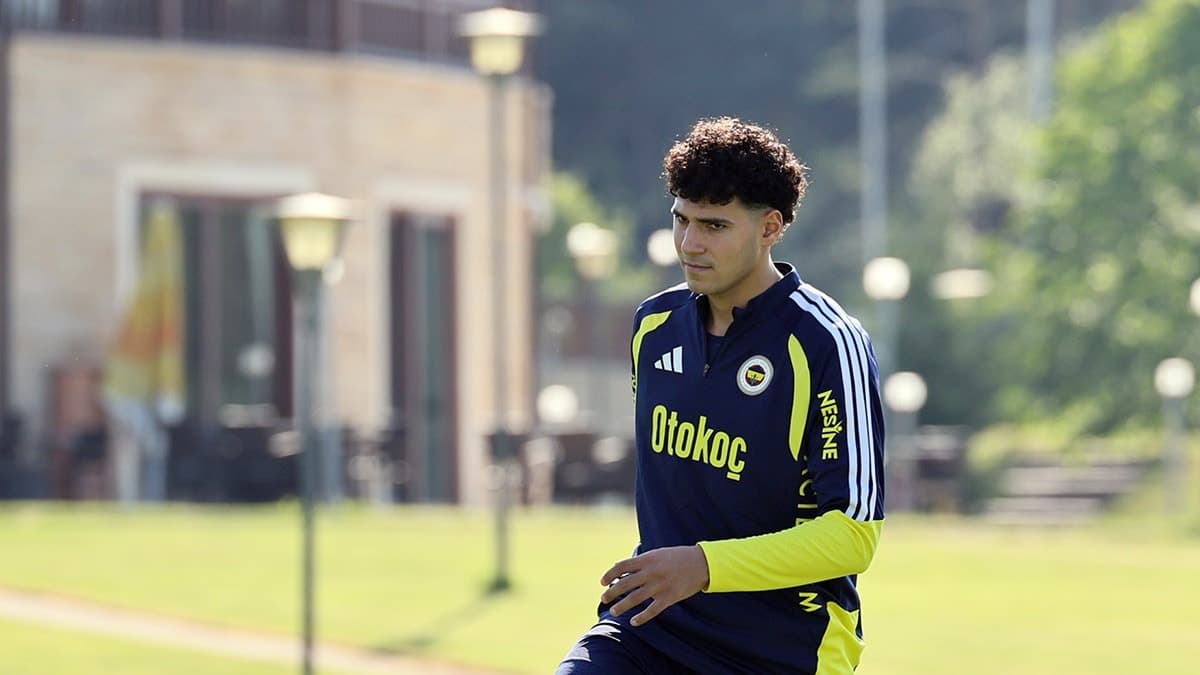 Fenerbahçe'de kadro operasyonu! 24 saat içinde 3 isimle yollar ayrıldı