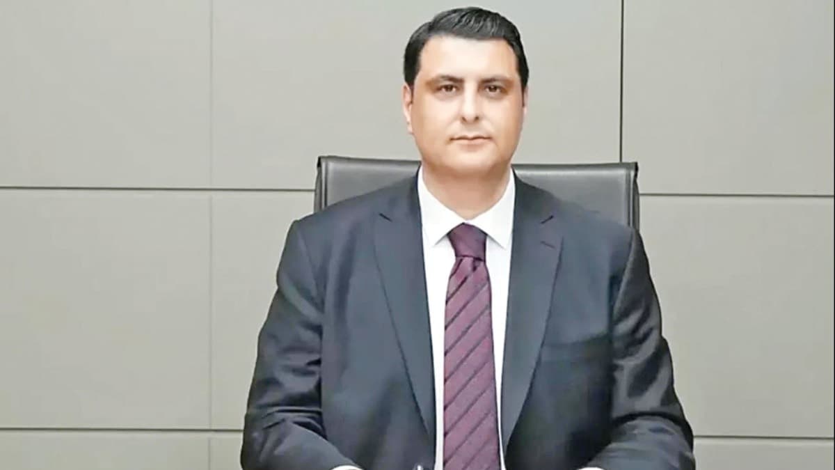 AKP'ye geçen belediye başkanına çifte suçlama yöneltildi