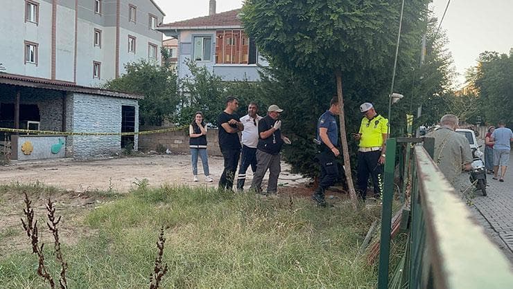 Tekirdağ Muratlı'da Ürkütücü Keşif: Tadilat Halindeki Çay Bahçesinde Ceset Bulundu