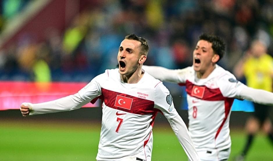 Fenerbahçe Yıldızı Kerem Aktürkoğlu Baba Oldu! Kızına Eflin İsmini Verdi